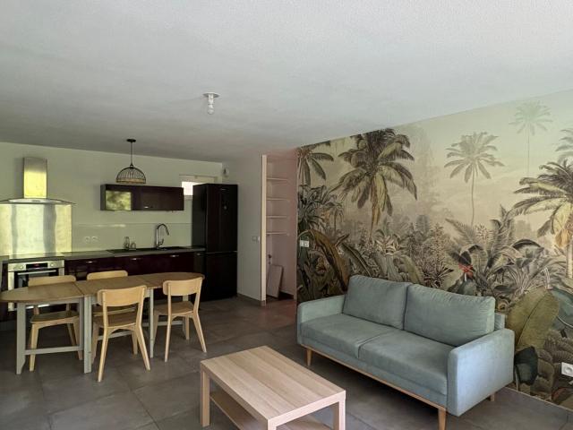 Location appartement, m² T 2 à Chambéry, 895 €