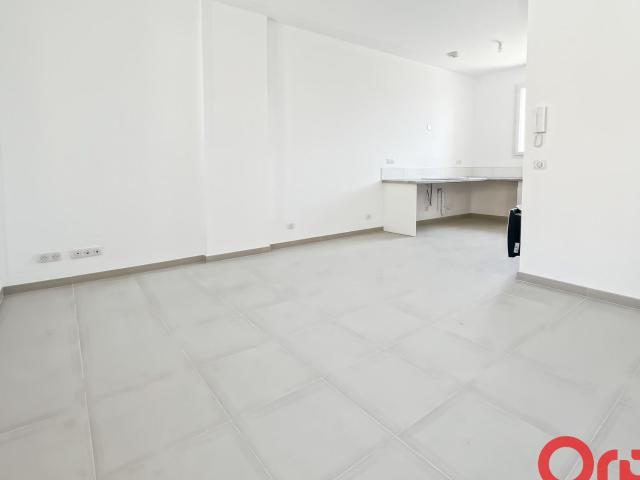 Location appartement, m² T 2 à Les Pennes Mirabeau, 900 €