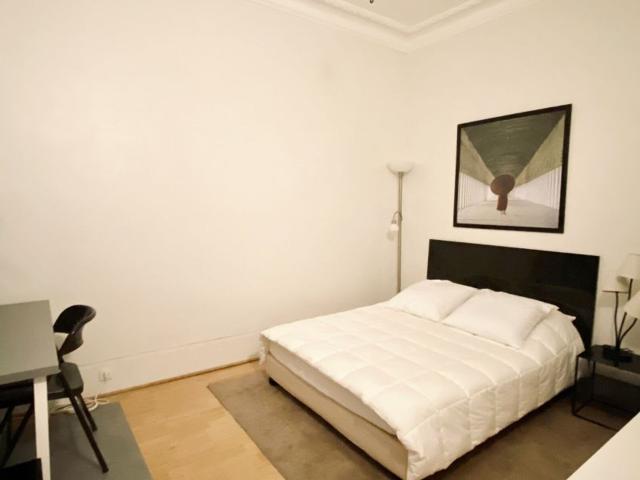 Location appartement, m² T 2 à Paris 18, 1 103 € | Orpi