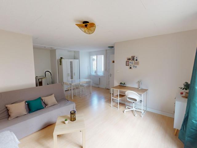 Location appartement, m² T 2 à Saint Étienne, 398 € | Orpi
