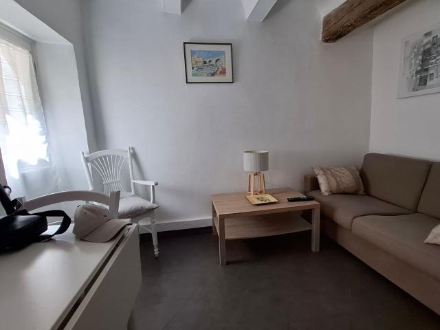 Location appartement, m² T 2 à Valensole, 530 €