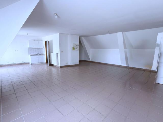 Location appartement, m² T 4 à Danizy, 534 €