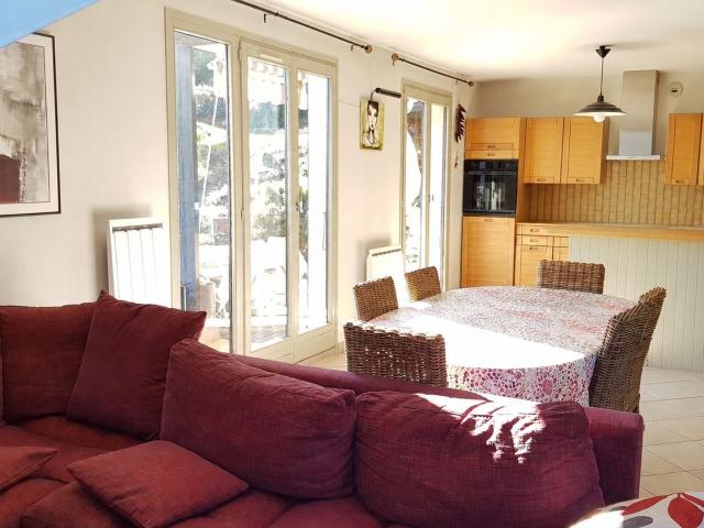 Location appartement, m² T 4 à Saint Baldoph, 999 €