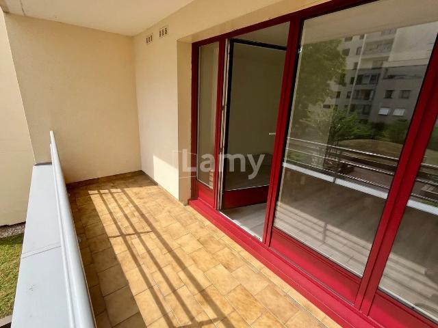 Location Appartement Mail des Catalpas, Montigny le Bretonneux