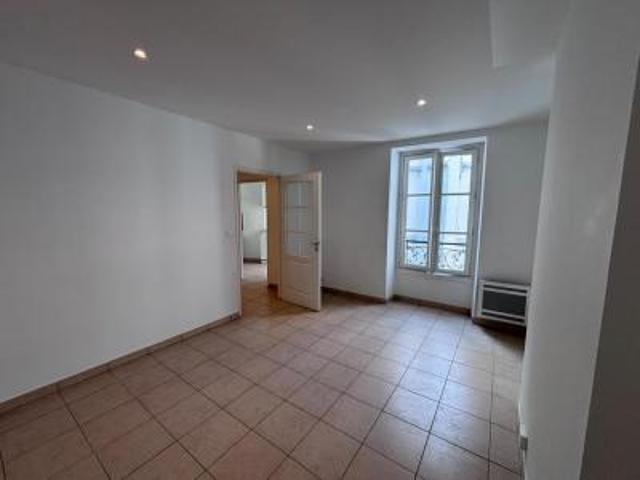 location appartement marseille 1er arrondissement 2 pièces 55 m2 bouches du rhone 13001 811 € / mois