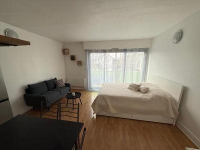 location appartement massy 1 pièce 28 m2 essonne 91300 950 € / mois