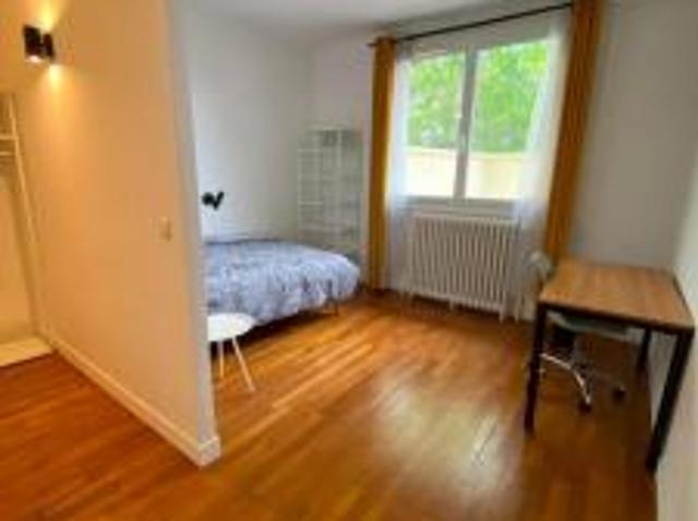 location appartement massy 1 pièce 29 m2 essonne 91300 683 € / mois