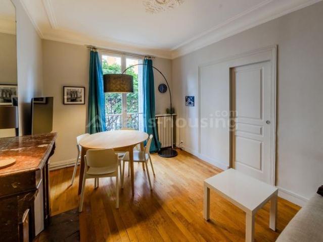 Location appartement meublé 3 pièces, 56 m2, Paris 18ème