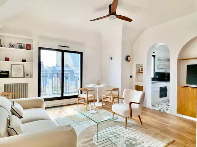 Location Appartement Meublé 1 pièce 40 m² Arts et Metiers Beaubourg 75004 Paris S04508