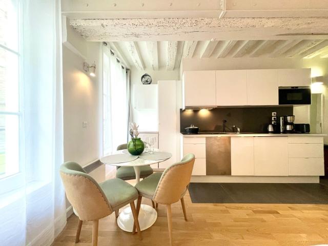 Location Appartement Meublé 1 pièce 23 m² Arts et Metiers Beaubourg 75003 Paris S03423