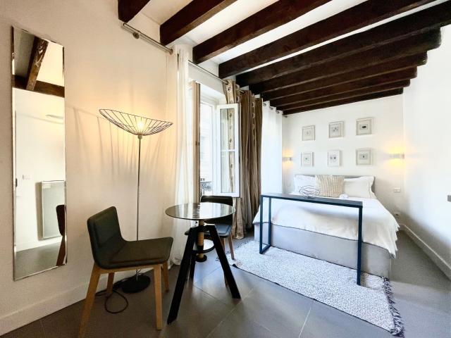 Location Appartement Meublé 1 pièce 20 m² Sentier Bonne Nouvelle 75002 Paris S02448
