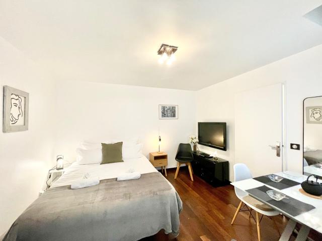 Location Appartement Meublé 1 pièce 28 m² Sentier Bonne Nouvelle 75002 Paris S02121