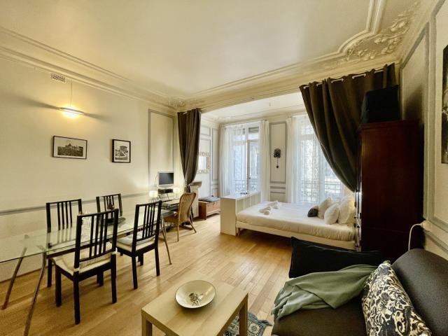 Location Appartement Meublé 1 pièce 37 m² Bourse 75002 Paris S02336