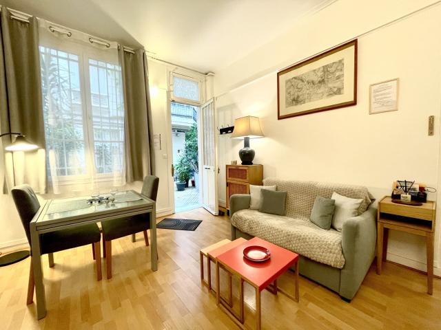 Location Appartement Meublé 2 pièces 29 m² Raspail Sèvres Babylone 75006 Paris 106444
