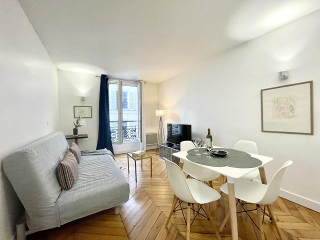 Location Appartement Meublé 2 pièces 32 m² Grands Boulevards Lafayette 75009 Paris 109052