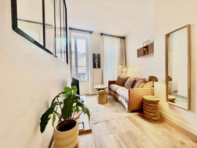 Location Appartement Meublé 2 pièces 32 m² Marais Bastille 75004 Paris 104017