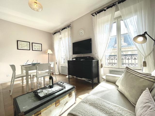 Location Appartement Meublé 2 pièces 38 m² Marais Bastille 75004 Paris 104309