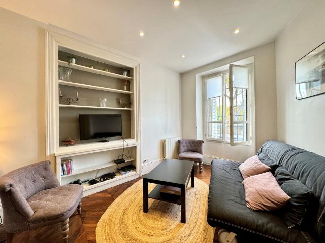 Location Appartement Meublé 2 pièces 40 m² Île de la Cité Île Saint Louis 75004 Paris 104525