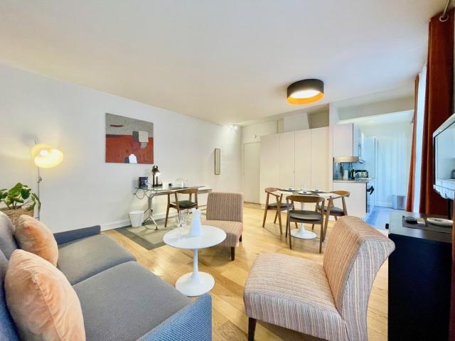 Location Appartement Meublé 2 pièces 42 m² Invalides 75007 Paris 107404