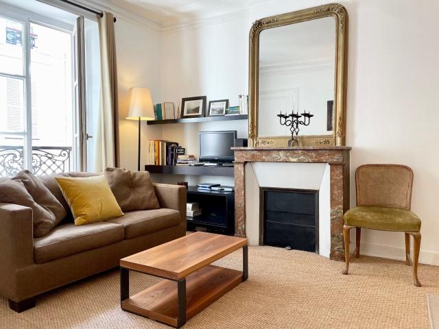 Location Appartement Meublé 2 pièces 42 m² Martyrs Saint Georges Trinité 75009 Paris 109175