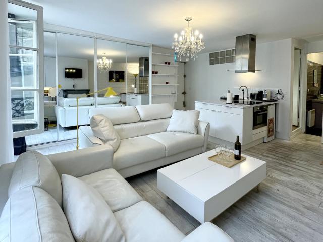 Location Appartement Meublé 2 pièces 44 m² Champs Elysées Etoile 75008 Paris 108332