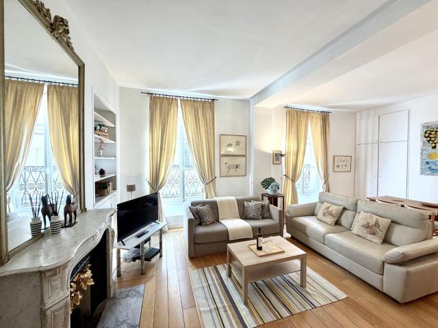Location Appartement Meublé 2 pièces 56 m² Marais Bastille 75003 Paris 103321