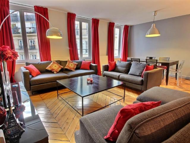 Location Appartement Meublé 2 pièces 64 m² Montorgueil 75002 Paris 102533