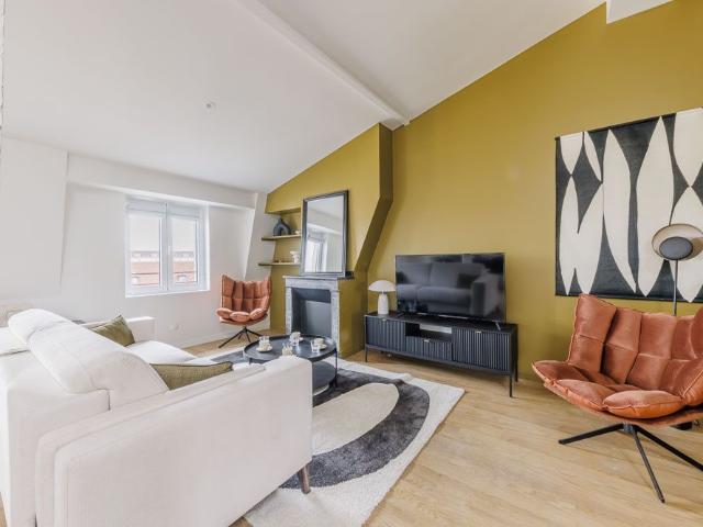 Location appartement meublé 4 Pieces 103 M2 Paris 6e