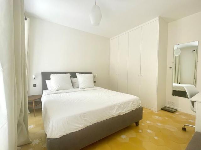 Location appartement meublé de 25 m2 rue de Babylone à Paris