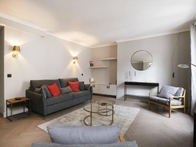 Location appartement meublé de 54 m2 rue Fabert à Paris