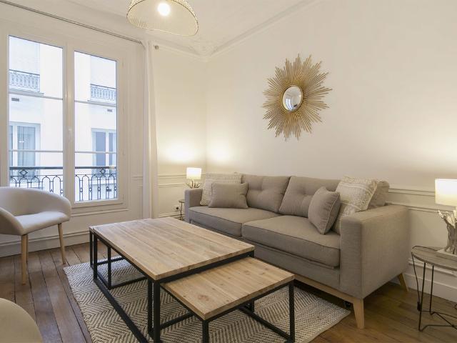 Location appartement meublé de 63 m2 rue Gustave Courbet à Paris