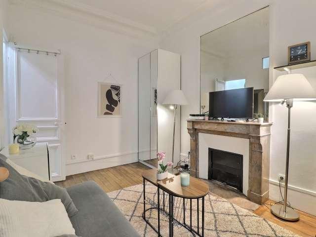 Location Appartement Meublé Studio alcôve 20m² Rue de la Pompe Paris