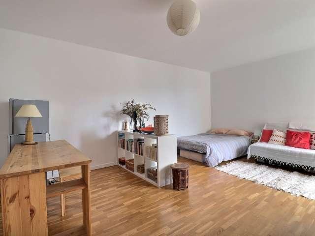 Location Appartement Meublé Studio 37m² Place des Fêtes Paris