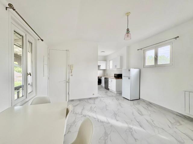 Location appartement meublé rénové 2 pièces parc Maisons Laffitte