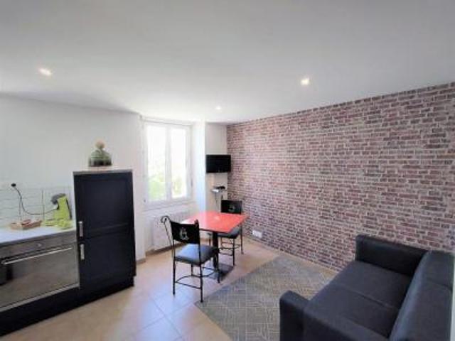 location appartement mezel 2 pièces 30 m2 alpes de haute provence 04270 430 € / mois