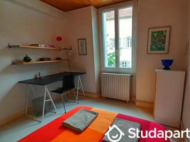 location appartement millau 1 pièce 12 m2 aveyron 12100 295 € / mois