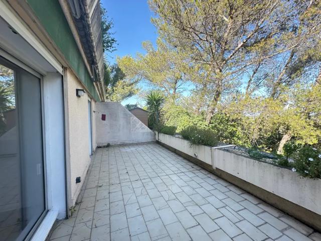 Location Appartement Montée des Alpins, Nîmes