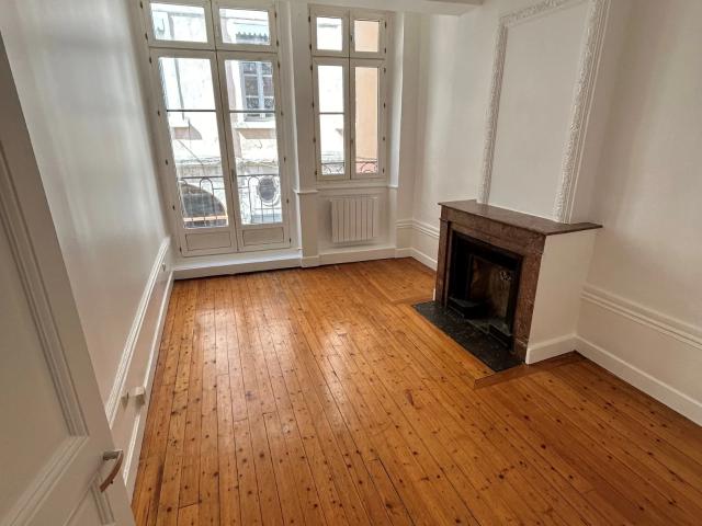 Location Appartement Montée des Carmélites, Lyon