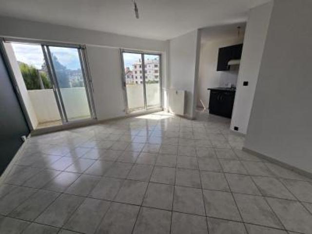 location appartement montlucon 1 pièce 33 m2 allier 03100 450 € / mois