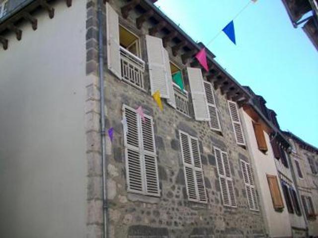 location appartement mur de barrez 3 pièces 54 m2 aveyron 12600 361 € / mois