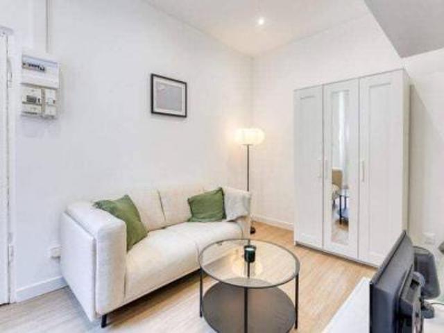 location appartement nanterre 1 pièce 24 m2 hauts de seine 92000 600 € / mois