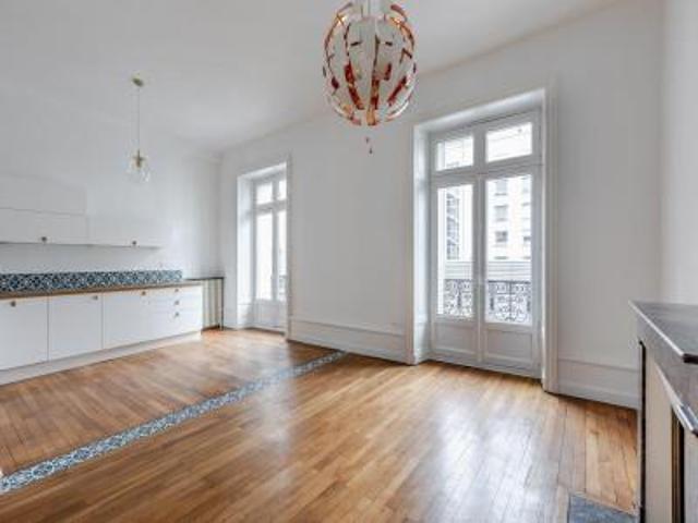 location appartement nantes 2 pièces 46 m2 loire atlantique 44000 900 € / mois