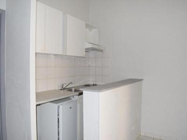 location appartement narbonne 1 pièce 19 m2 aude 11100 320 € / mois