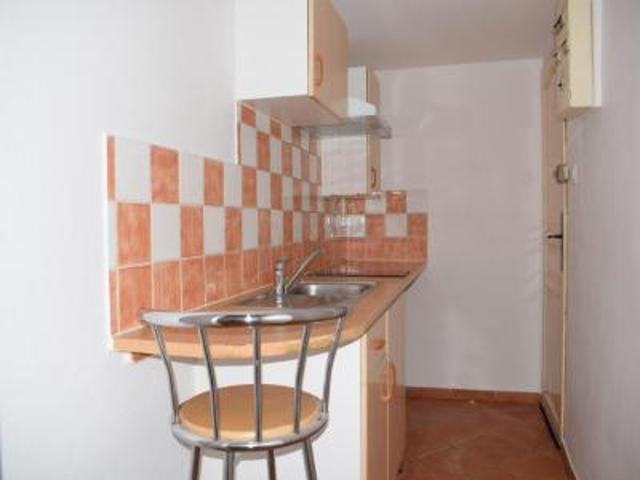 location appartement narbonne 1 pièce 20 m2 aude 11100 330 € / mois