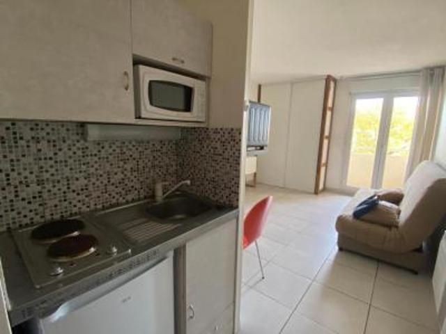 location appartement nimes 1 pièce 21 m2 gard 30000 470 € / mois