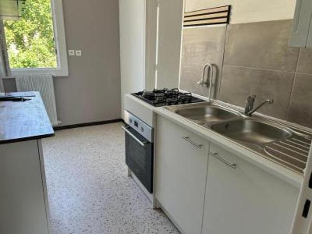 location appartement nimes 2 pièces 52 m2 gard 30900 730 € / mois