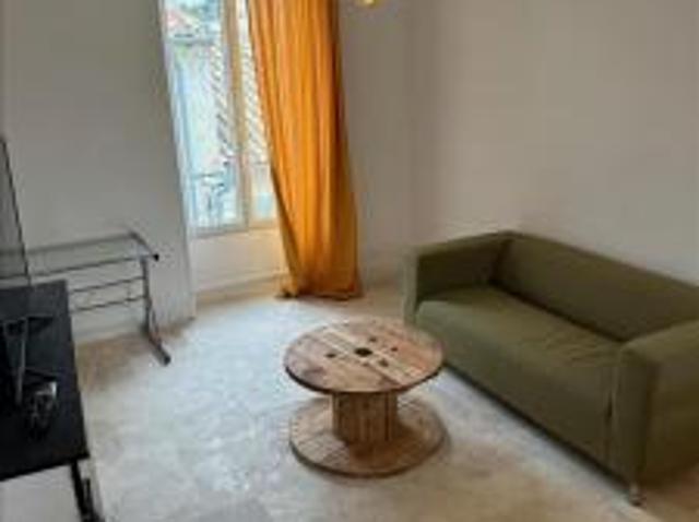 location appartement nimes 2 pièces 37 m2 gard 30000 710 € / mois