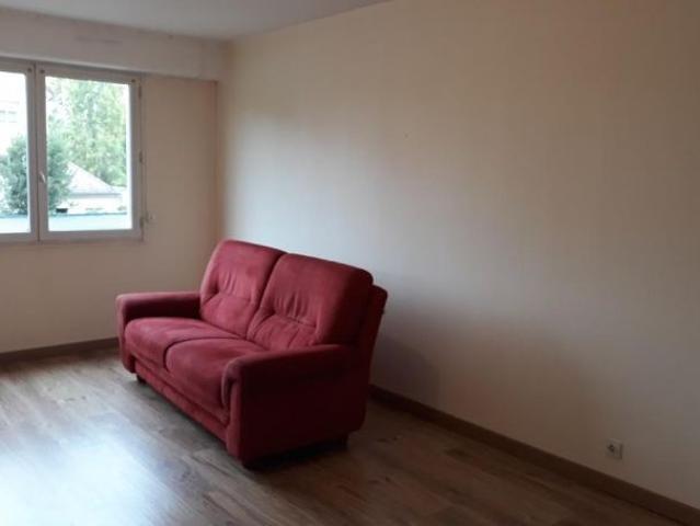 Location Appartement P3 Avec une place de parking Sens