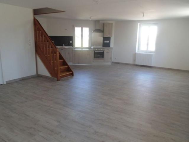 Location Appartement P3 rénové e Saint paul de varax