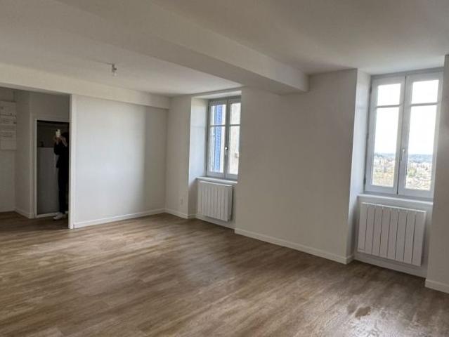Location Appartement P4 Vue sur la chaîne des puys rénové e Thiers